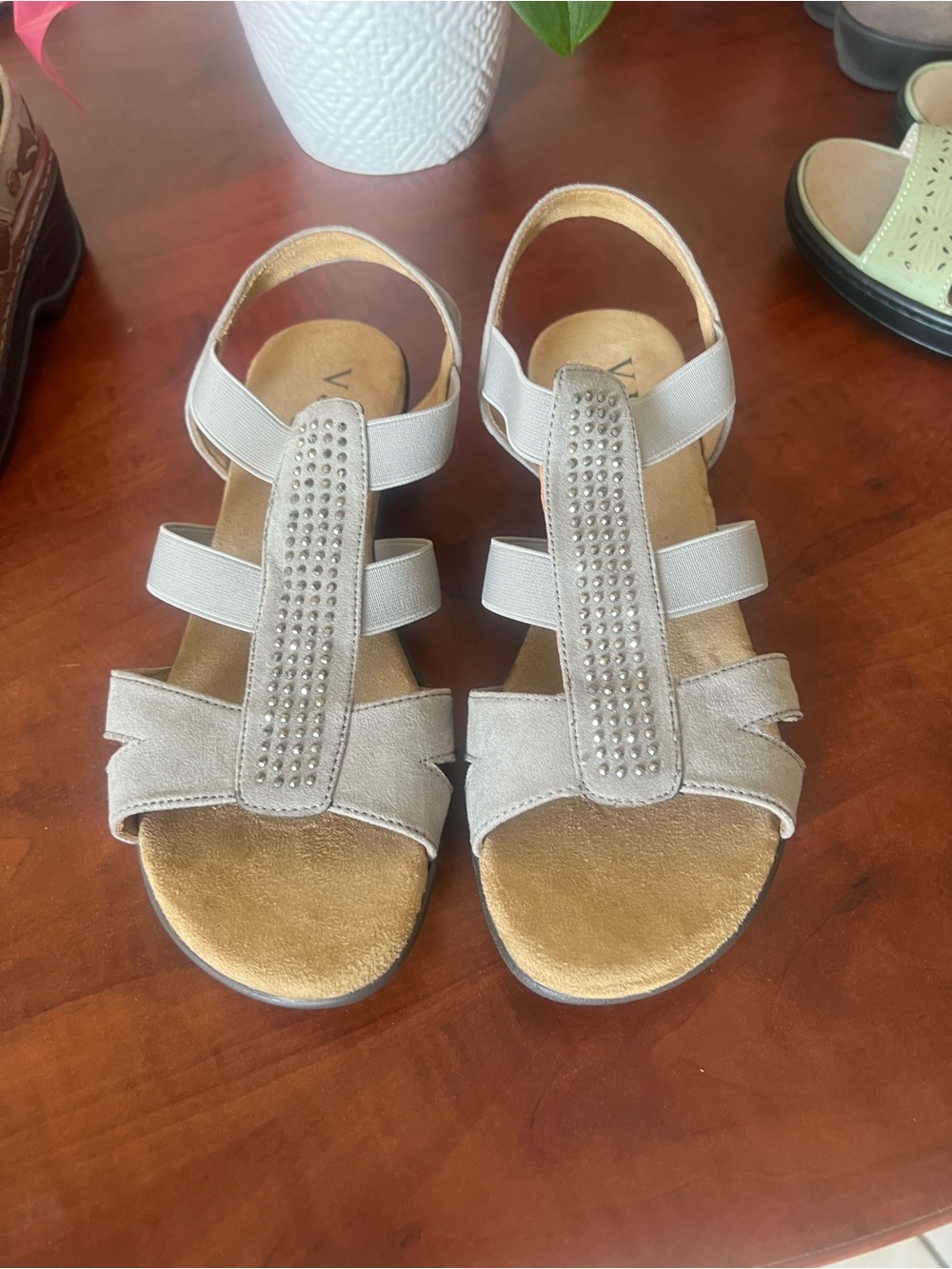 VJH Confort Gray Rhinestone Elastic Slingback Sandals - Size 8.5